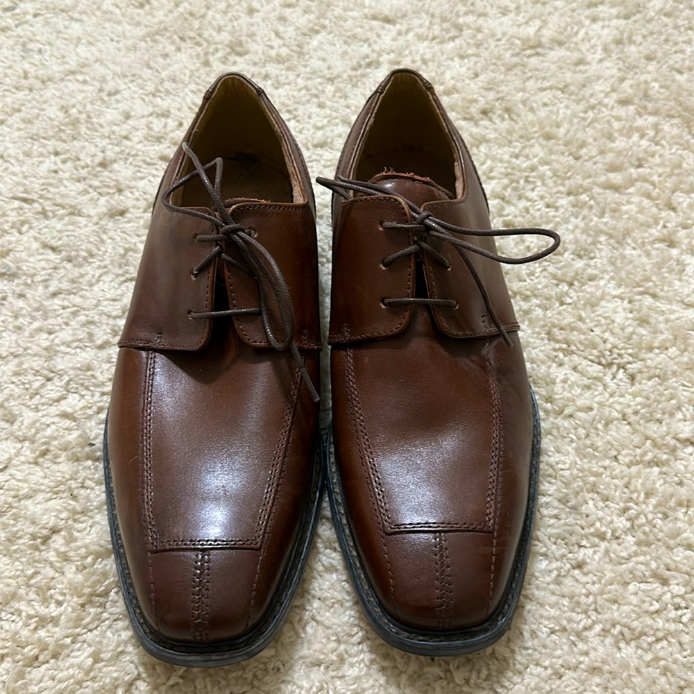 Men’s dress shoes
